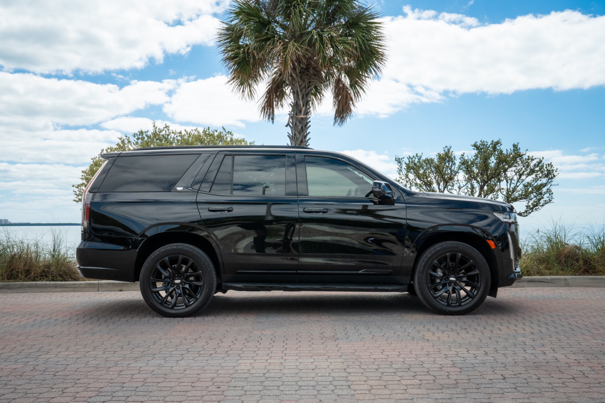 Cadillac Escalade photo