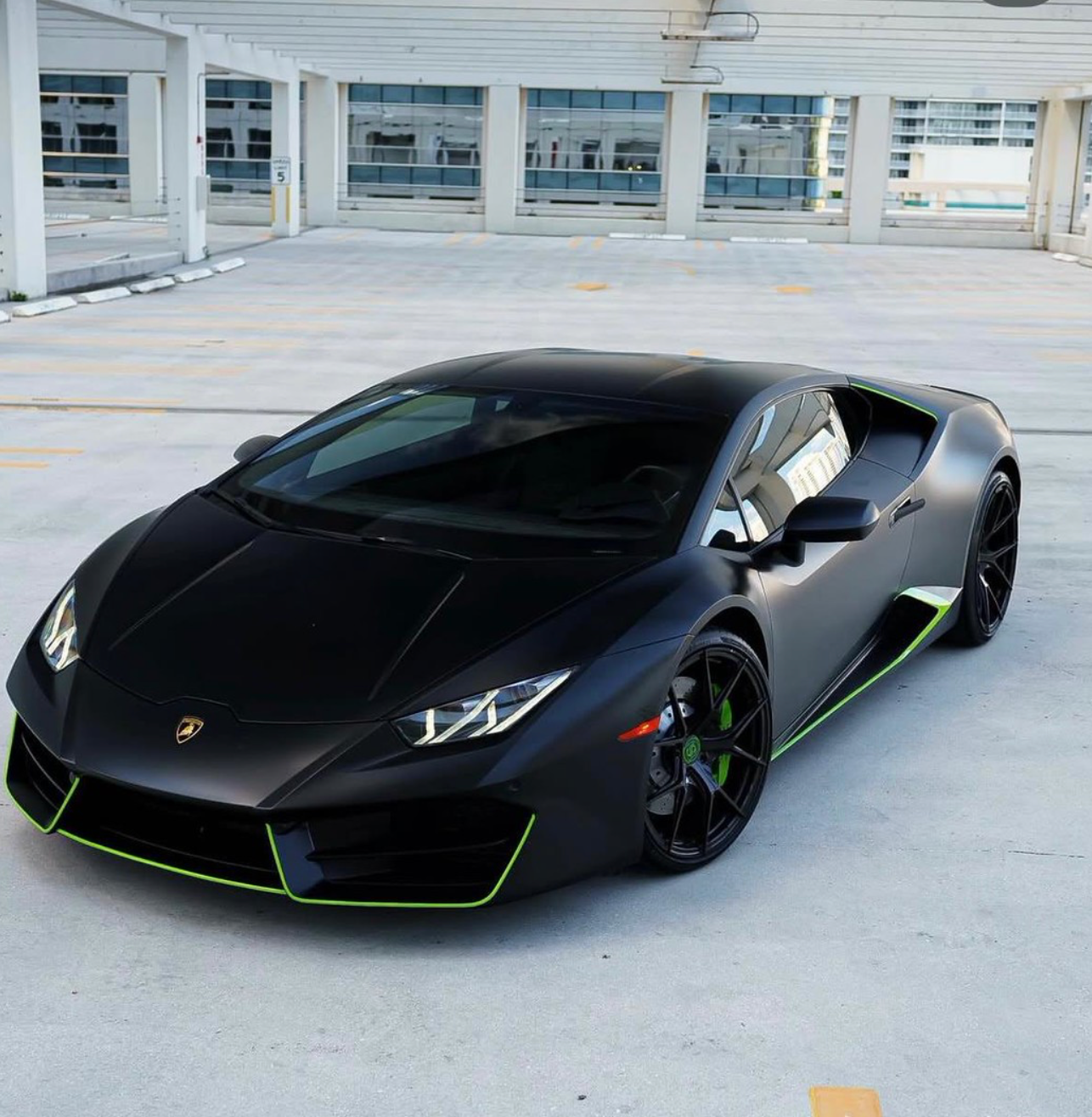 Lamborghini Huracán EVO Black / Green