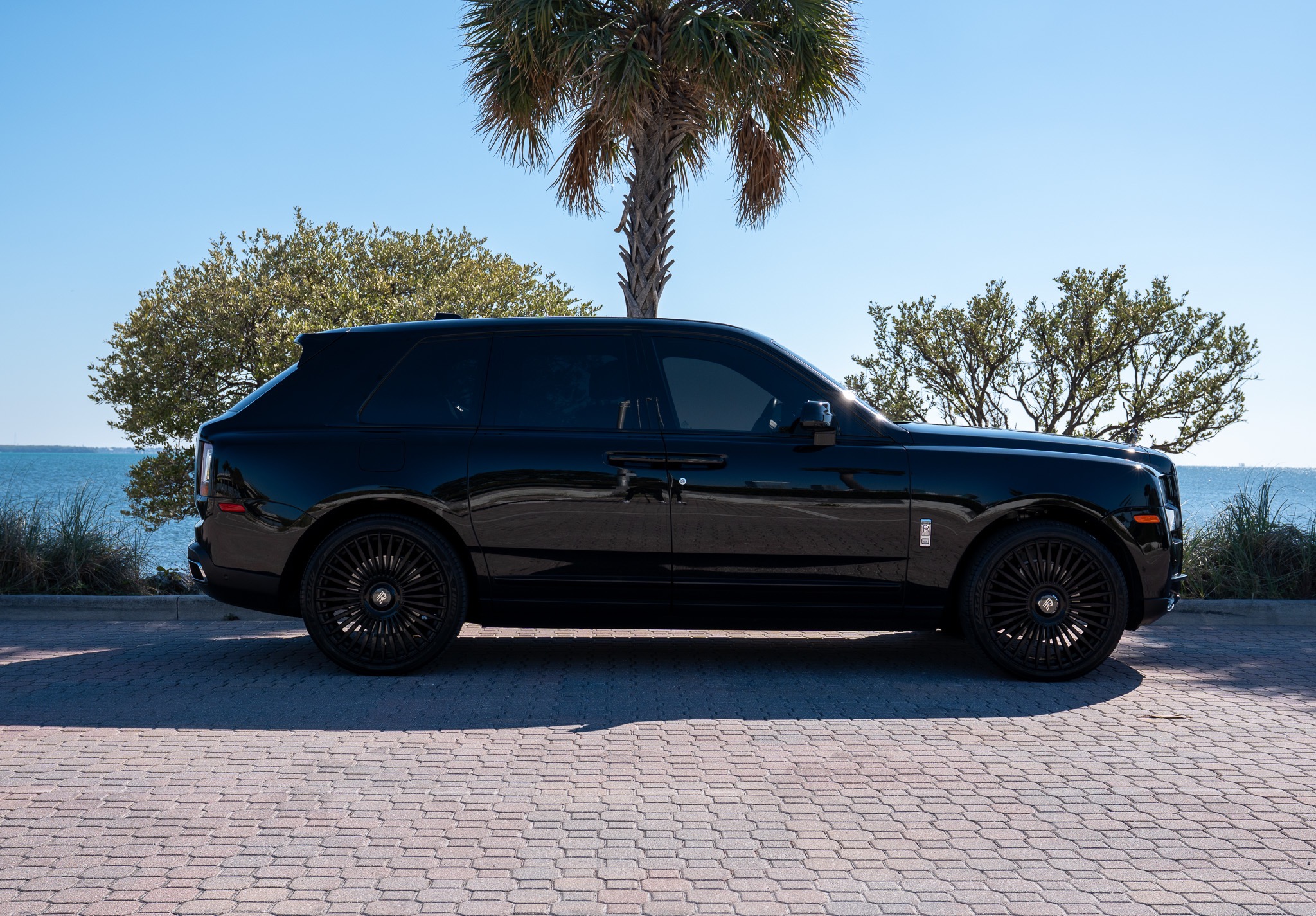 Rolls-Royce Cullinan photo