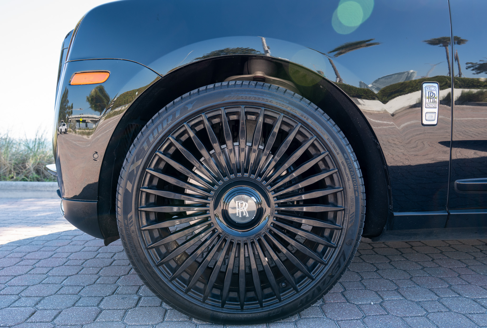 Rolls-Royce Cullinan photo